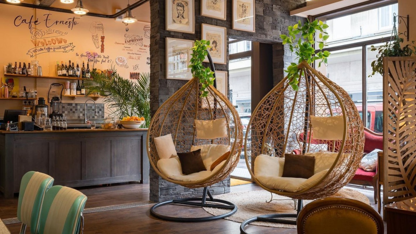 v-interieur-1-cafe-ernesto