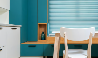 v-bureau-minimaliste-bleu